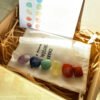 Juego de Piedras Curativas de Siete Chakras Piedra Energética Piedra de Cristal Colorida Caja de Regalo
