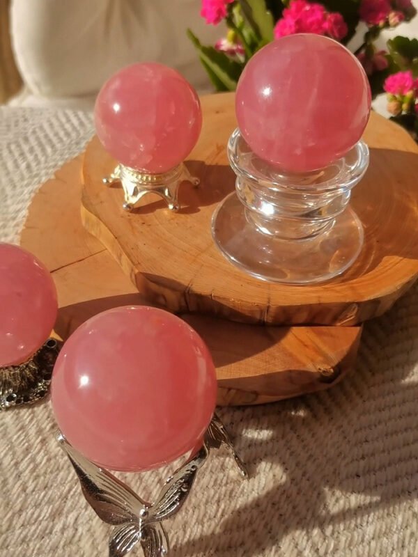 Natural Rose Quartz Sphere Hand Polished Ball 40–45 mm AAA+ 6-Ray Asterism Crystal Healing Divination Ball Crystal Energy Gifts for Couples Family Gifts 1 Piece