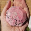 Rhodochrosite Diamond-shaped Peru Creamy pink Natural crystals Minerals Clusters of specimens Souvenirs Gifts for couples and friends Gifts for family