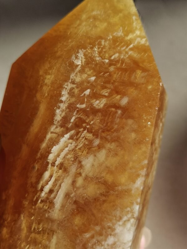 Torre tallada de fluorita dorada 1.1kg Alta calidad con numerosas puntas de cuarzo mica brillantes Regalos para parejas amigo Regalos para la familia