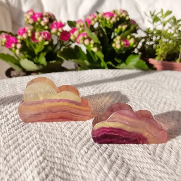 Rainbow Fluorite Carving Clouds Rainbow Crystal Healing Stone Energy Crystal Home Decor Healing Decoration Gifts for Couples Friend Family Gifts