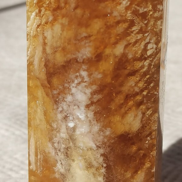 Torre tallada de fluorita dorada 1.1kg Alta calidad con numerosas puntas de cuarzo mica brillantes Regalos para parejas amigo Regalos para la familia