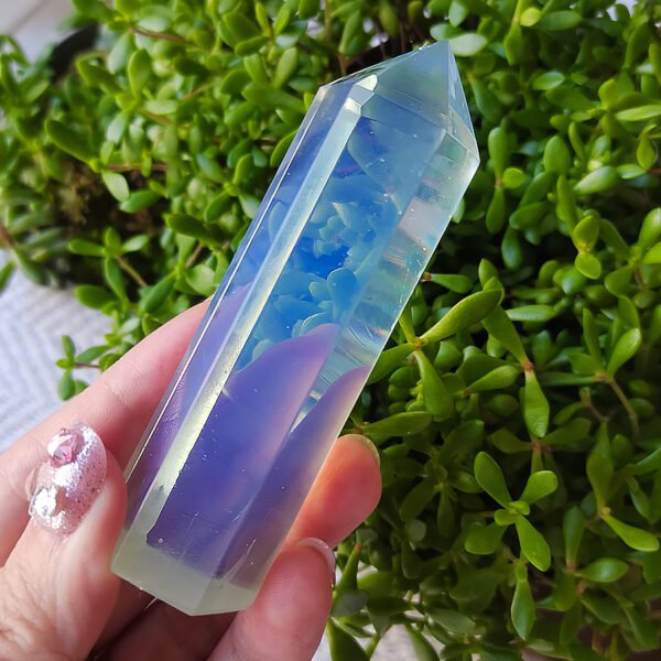 Obelisco de cristal de cuarzo ópalo tallado a mano Cuerpo hipertransparente Punta de varita curativa Punta de varita de crista Torre de cristal Decoración del hogar Cristaloterapia Regalos para parejas amigo Regalos para la familia