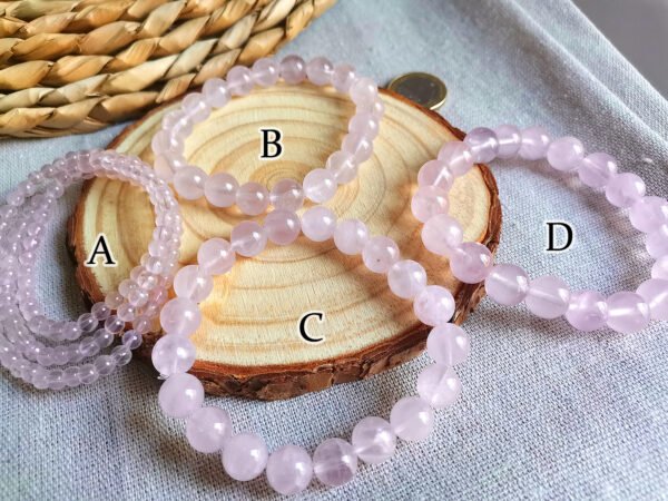 Pulsera de cuarzo rosa de Madagascar-Tono rosa lavanda-Acabado translúcido-Chakra del Corazón-Regalos para parejas amigo familia