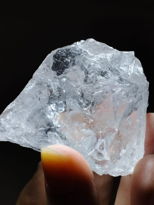Highly transparent raw rock crystal quartz