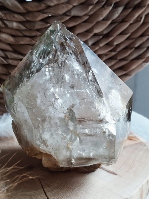 IMG_20260126_175238 Large Hexagonal Natural Quartz Point with Rainbow · High-Quality Clear Crystal · Collectible Piece with Metal Base