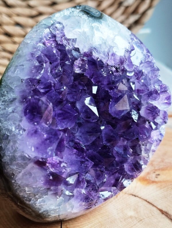 IMG_20260128_103207 Natural Amethyst Geode, Intense Color · Stable Piece · Home Decor · Meditation and Collectible Crystal