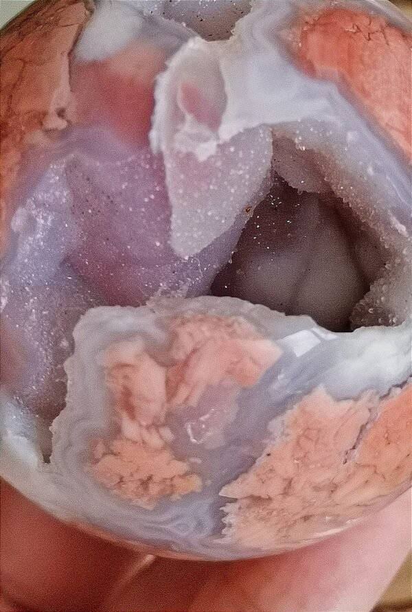 Bola de ágata rosa natural con geoda brillante · Esfera decorativa con base metálica · Crystal home decor y colección