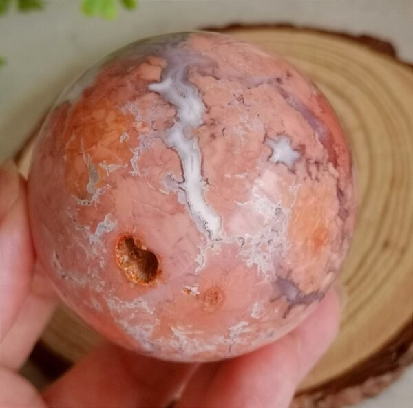 Bola de ágata rosa natural con geoda brillante · Esfera decorativa con base metálica · Crystal home decor y colección