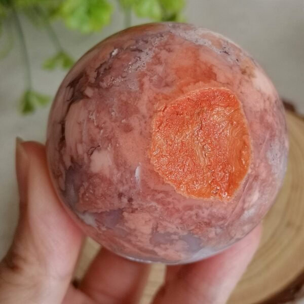 Bola de ágata rosa natural con geoda brillante · Esfera decorativa con base metálica · Crystal home decor y colección