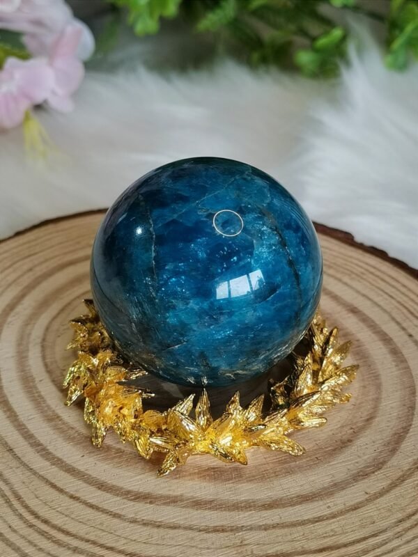 Esfera de Apatita Azul Natural con Brillo Intenso · Blue Apatite Sphere · Decoración Hogar Meditación Chakra Garganta Colección