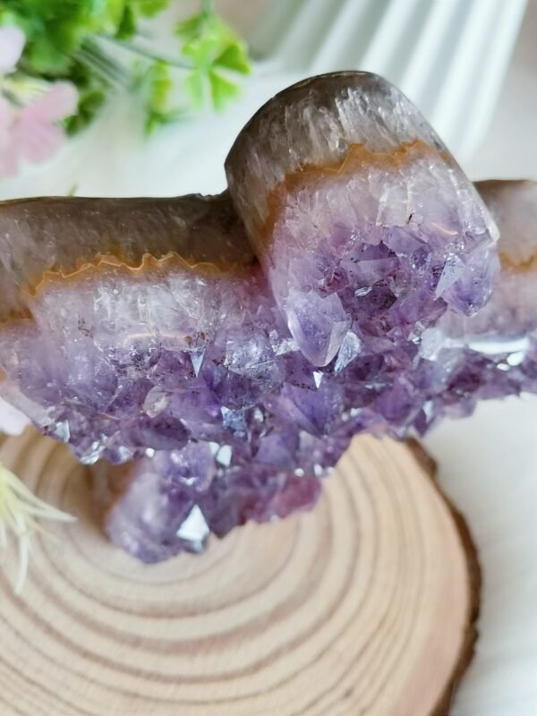 Ángel de ágata con drusa de amatista natural – Decoración espiritual, pieza de colección