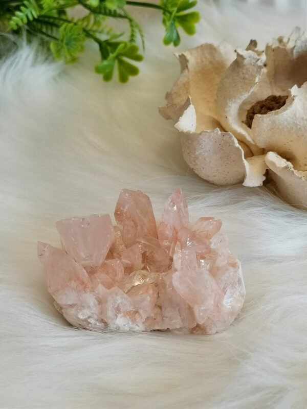 Racimo de Cuarzo Rosa natural