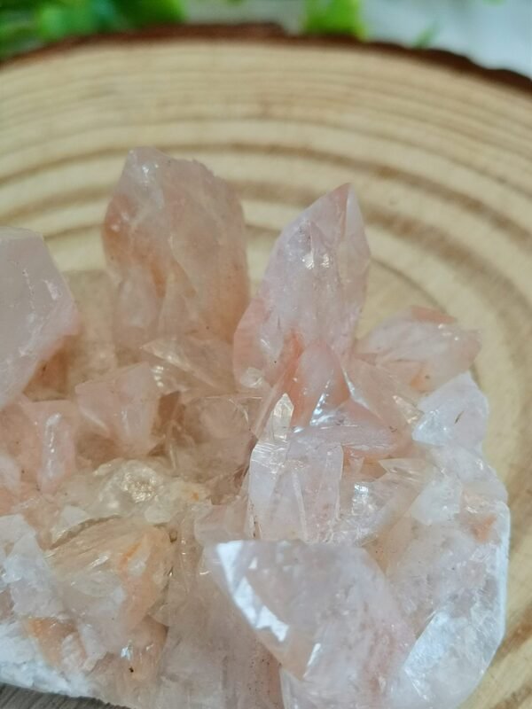 Racimo de Cuarzo Rosa natural