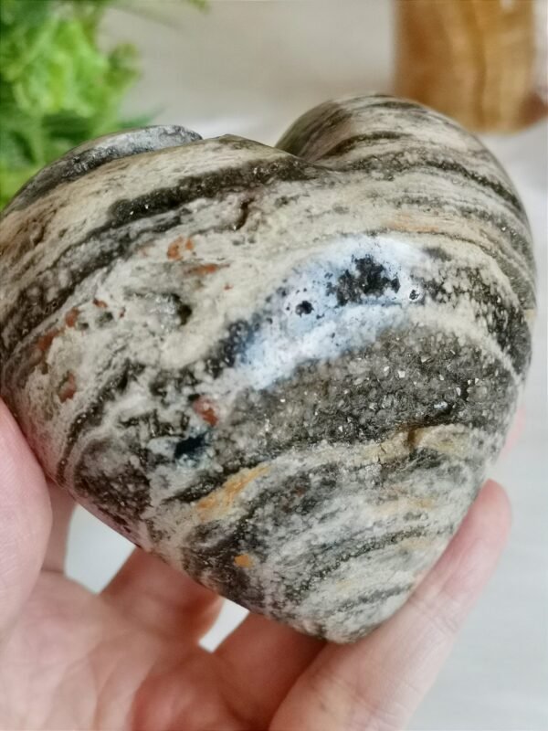 Natural Ocean Jasper Heart · Distinctive Zebra Pattern · Decorative Piece with Geode · Collectible Crystal