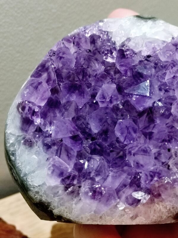 Geoda de Amatista Natural Color Intenso · Pieza Estable · Decoración del Hogar · Cristal de Meditación y Colección