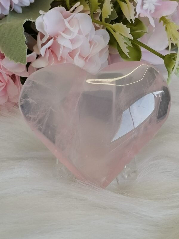 Corazón de cuarzo rosa natural