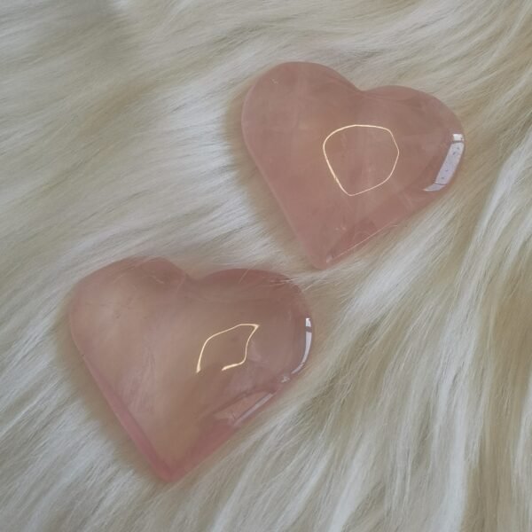 Corazón de cuarzo rosa natural