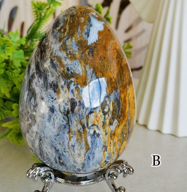 mmexport1769616616427 Natural Ocean Jasper Egg · Defined Pattern with Cavities · Decorative and Collectible Piece