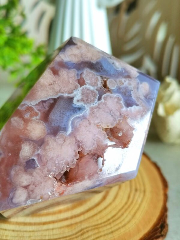 oznorCO Natural Polished Blue Sakura Agate · Display Stone with Pink Druse · Multifaceted Decorative Collectible Piece