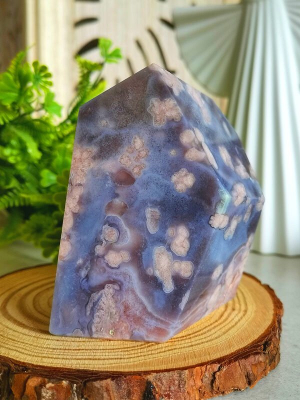 oznorCO Natural Polished Blue Sakura Agate · Display Stone with Pink Druse · Multifaceted Decorative Collectible Piece