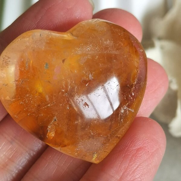 Natural Yellow Garden Quartz Heart · Clear Crystal with Inclusions · Collectible and Energy Decorative Piece
