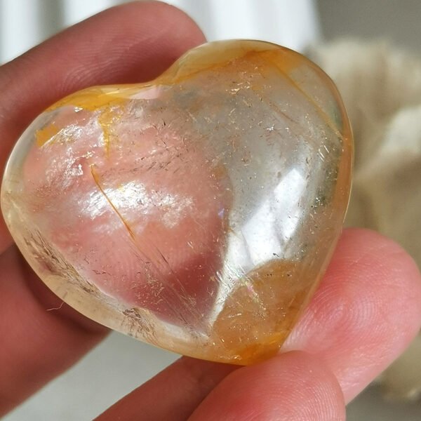 Natural Yellow Garden Quartz Heart · Clear Crystal with Inclusions · Collectible and Energy Decorative Piece