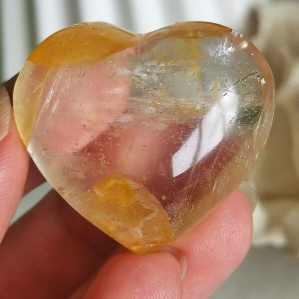 Natural Yellow Garden Quartz Heart · Clear Crystal with Inclusions · Collectible and Energy Decorative Piece