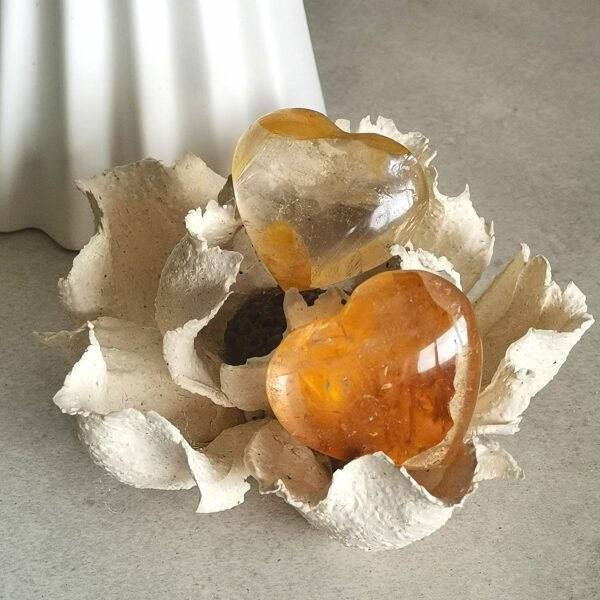 Natural Yellow Garden Quartz Heart · Clear Crystal with Inclusions · Collectible and Energy Decorative Piece