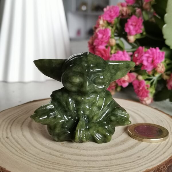 oznorCO Yoda figure in natural green stone · Home decoration · Hand-carved sculpture · Unique collector's item