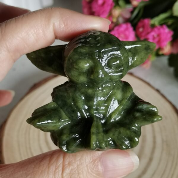 oznorCO Yoda figure in natural green stone · Home decoration · Hand-carved sculpture · Unique collector's item