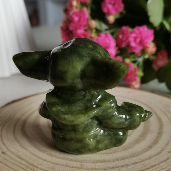 oznorCO Yoda figure in natural green stone · Home decoration · Hand-carved sculpture · Unique collector's item