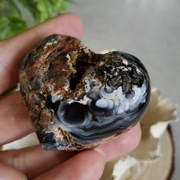 Natural lace agate heart with geode · Unique decorative piece · Crystal home decor and collection