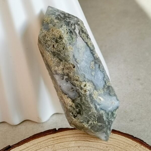 Double-ended moss agate