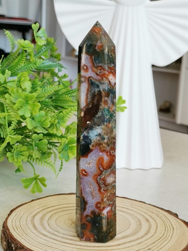 Agate tower with moss and natural colors