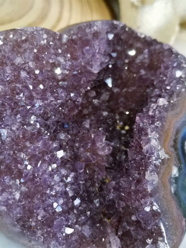 Corazón de amatista drusa con ágata natural