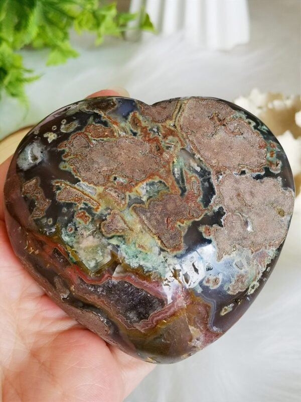 Corazón de amatista drusa con ágata natural