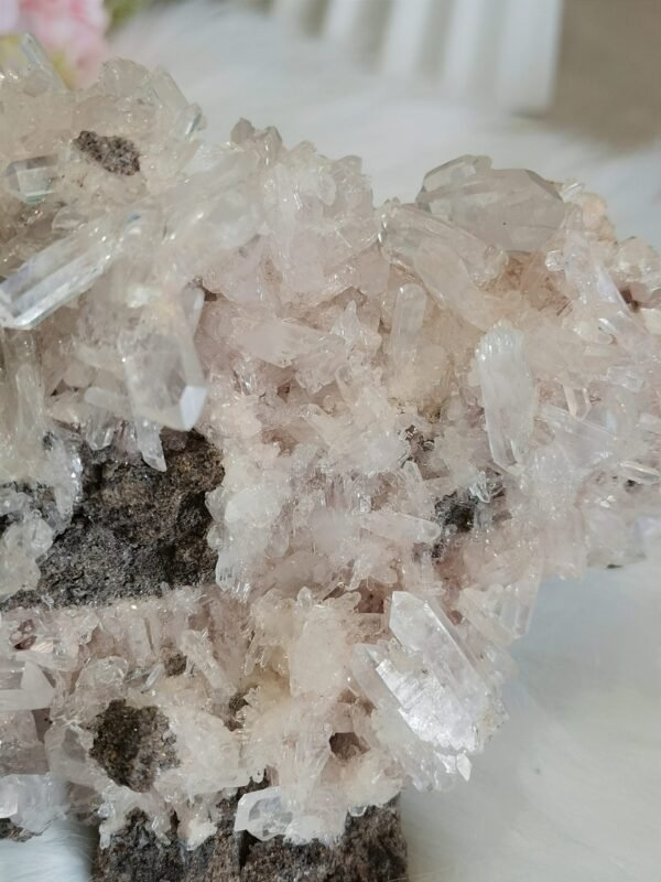 Cristal de lepidolita rosa natural – Gran drusa