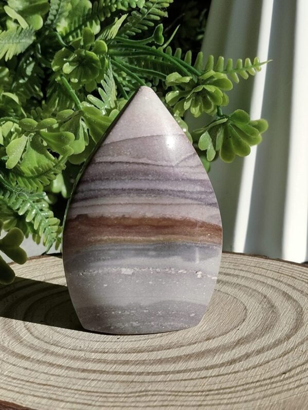 Natural teardrop stone with bands