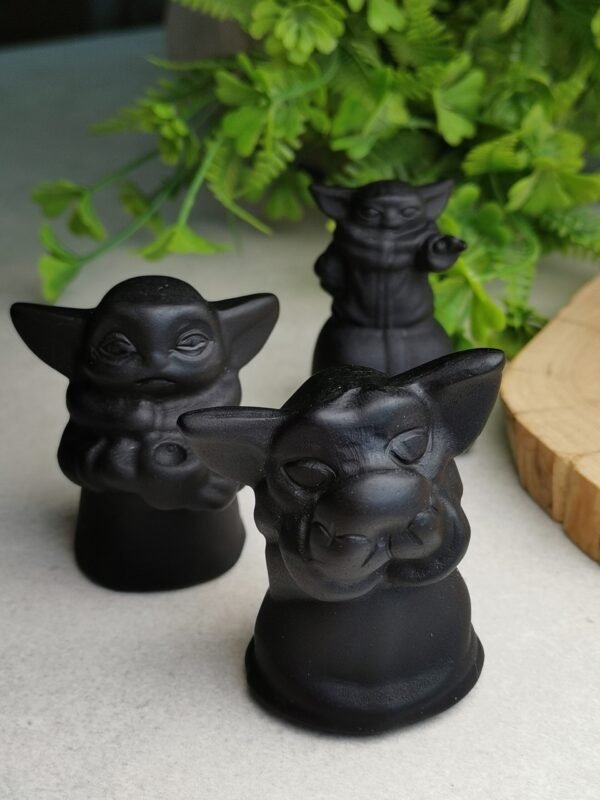 Yoda Black Obsidian Figurine – Star Wars