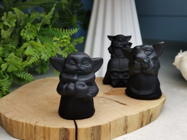 Yoda Black Obsidian Figurine – Star Wars