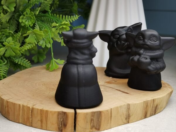 Yoda Black Obsidian Figurine – Star Wars