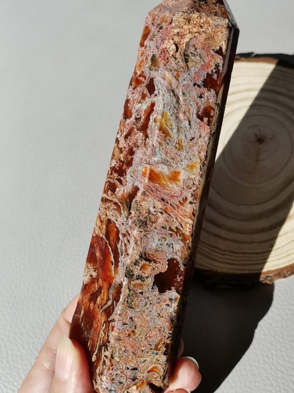 Torre de Ágata Musgo Roja-Cristal Energético