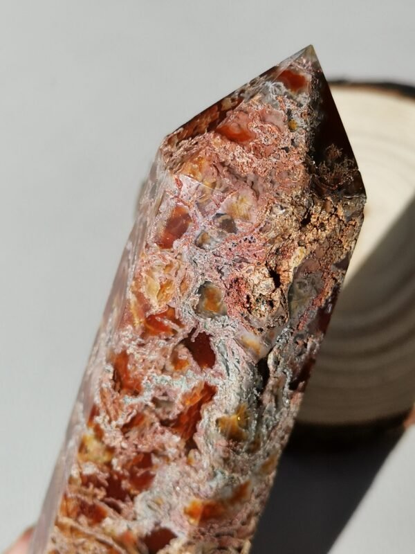 Torre de Ágata Musgo Roja-Cristal Energético