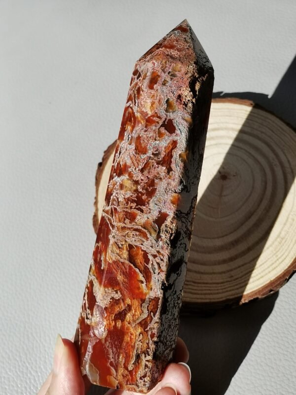 Torre de Ágata Musgo Roja-Cristal Energético