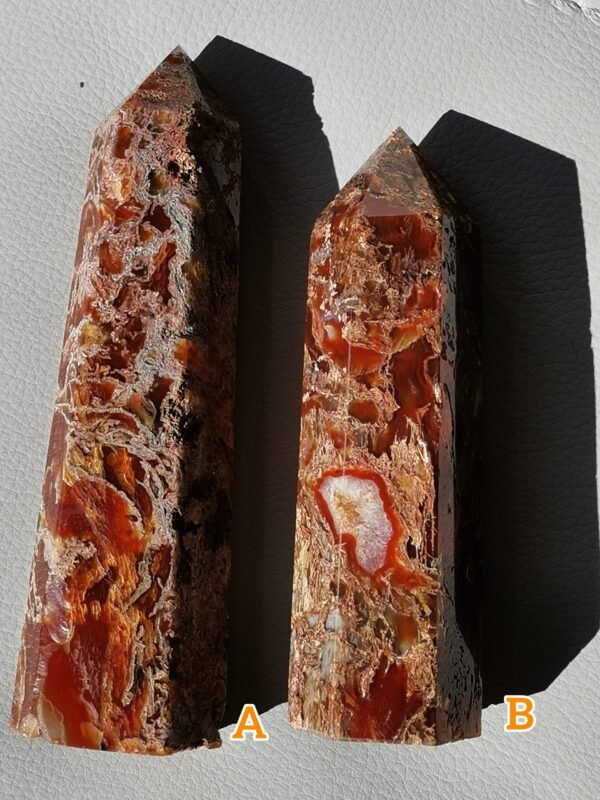 Torre de Ágata Musgo Roja-Cristal Energético