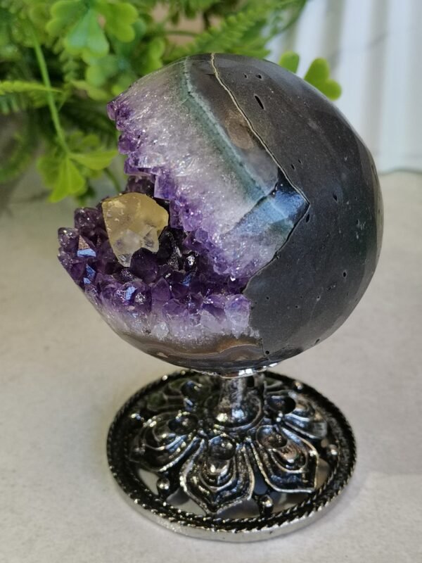 Amethyst "smile" geode with calcite