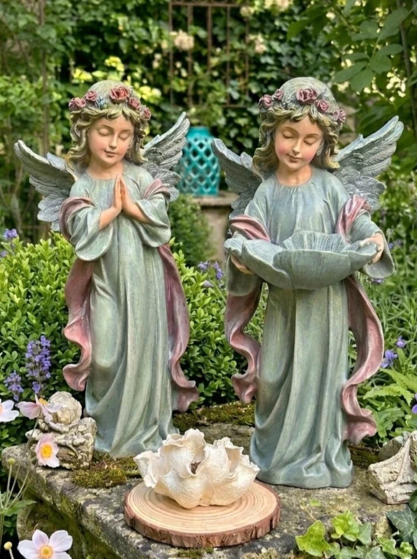 Pareja de ángeles decorativos con alas 31 cm