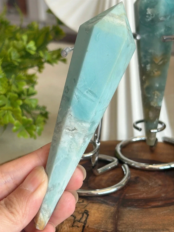 Caribbean Calcite wand, natural, cream blue