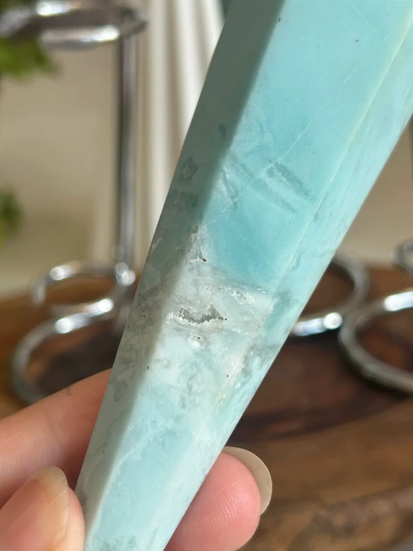Caribbean Calcite wand, natural, cream blue